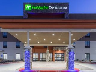 Фото отеля Holiday Inn Express & Suites Kearney, an IHG Hotel