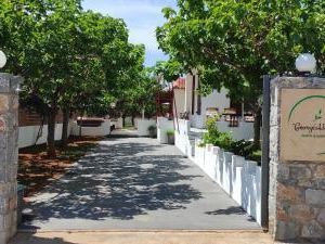 Georges Houses Stoupa Greece