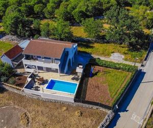 Family friendly house with a swimming pool Primorski Dolac (Trogir) - 17285 Donji Dolac Croatia