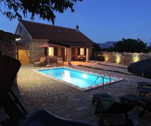Family friendly house with a swimming pool Gluici (Krka) - 11337 Bogatic Croatia