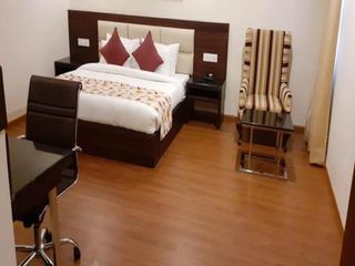 Фото отеля Clarks Inn Suites Katra