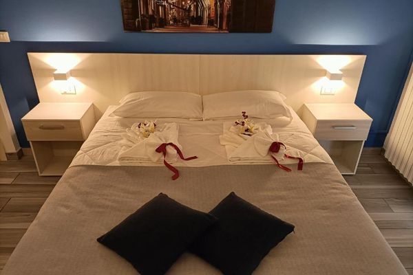 Mary's Tower tre camere con bagno privato e terrazza esclusiva