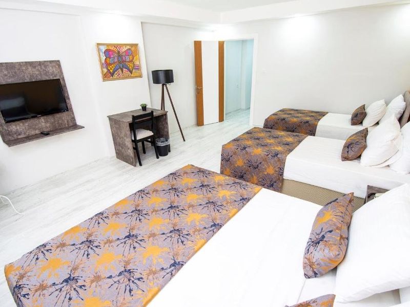 Hotel Photo 8