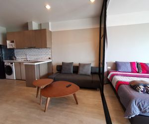 Pattaya Super Beachfront Condo on Public Bus route Jomtien Beach Thailand
