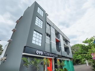 Фото отеля OYO Townhouse 128 Imperial Stay