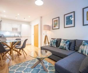 Urban Livings ~ The Alexandra Spacious Modern Apartment in the heart of Windsor Windsor United Kingdom