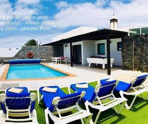 Villa Neptuno with private pool, sea view, Sat-tv & free Wifi Playa Blanca Spain