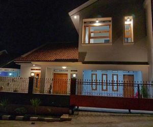 Lubna Homestay 76 Mandirancan Indonesia