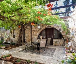 Galilee Magic Mansion (אחוזת הקסם הגלילי) Rosh Pinna Israel