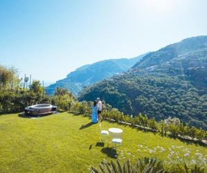 Chez Lia. Vista Mare e giardino. Ravello, Costiera Amalfitana Ravello Italy