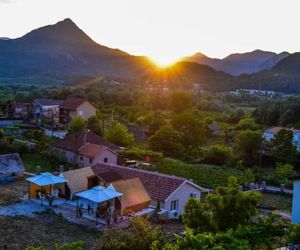 Sunlight Cottage Maya Virpazar Montenegro