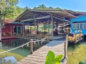 TA YAI HOMESTAY (ตา ยาย โฮมสเตย์) Kood Island Thailand