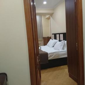 NearBy Hotel