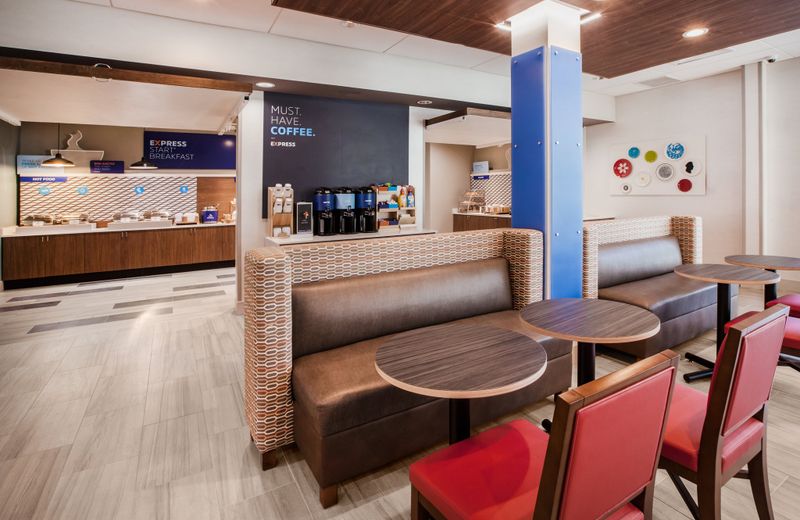 Holiday Inn Express & Suites – Florence – Cincinnati Airport, an IHG Hotel