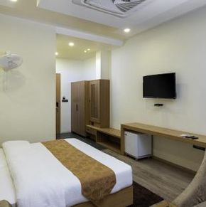 NearBy Hotel