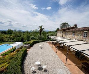 Particolare appartamento in campagna con piscina Capannori Italy
