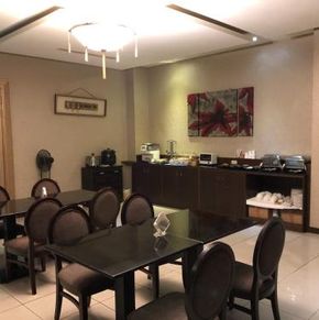 NearBy Hotel