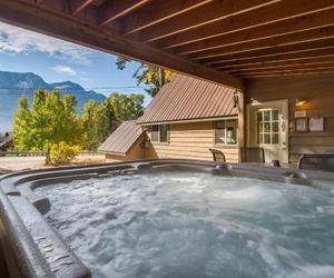 Vista View Chalet - 2 Bed 1 Bath Vacation home in Lake Wenatchee Telma United States
