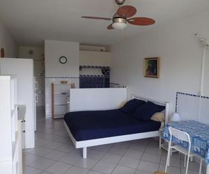 Apartment Joli f1 situé sur le parc charles de gaulles 2 Balaruc-les-Bains France