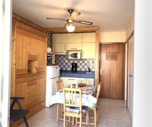 Apartment Joli f1 sur lavenue et proche de létablissement thermal 1 Balaruc-les-Bains France