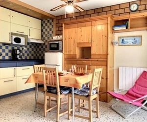 Apartment F1 situé sur le parc charles de gaulle et proche létablissement thermal 1 Balaruc-les-Bains France