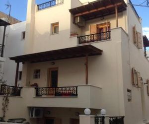 Independent AGAPITOS APART , 2BDRM, private patio Naxos Town Greece
