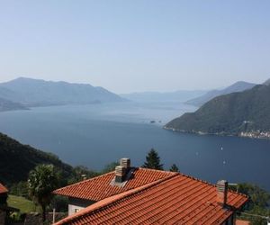 Nido sul Lago Maggiore Maccagno Italy