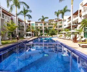 Colorful and Creative Modern Condo on Coco Beach Via 38 Playa Del Carmen Mexico