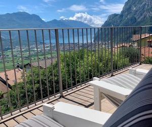 Villa Edo Lake View Tenno Italy