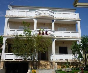 Apartments with a parking space Vrsi - Mulo (Zadar) - 17753 Vrsi Croatia
