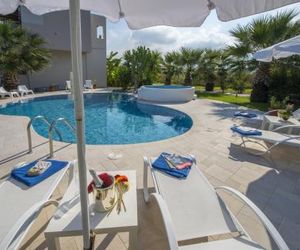 Luxury Xenos Villa 2 With 4 Bedrooms , Private Swimming Pool, Near The Sea Tigaki Greece