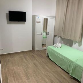 NearBy Hotel