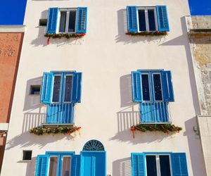 Casa Blue Windows Favignana Italy
