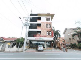 Hotel pic RedDoorz Plus near Bamboo Organ Las Piñas