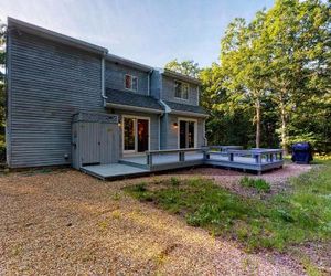 3 Bed 2 Bath Vacation home in West Tisbury West Tisbury United States