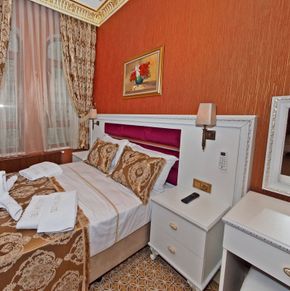 NearBy Hotel