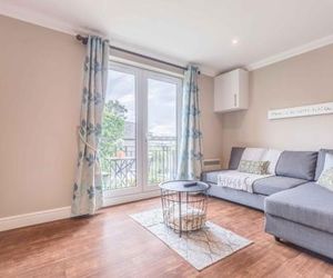 Modern apartment within short walk of The Castle, High Street and Long Walk - FREE PARKING Windsor United Kingdom