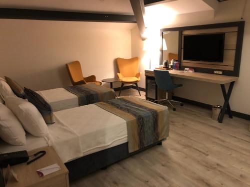 Hotel Photo 12