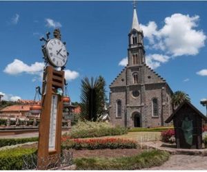 Suite em Gramado, próxima a Avenida das Hortencias Gramado Brazil