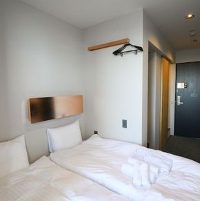 NearBy Hotel