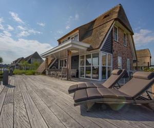 Beautiful villa with sunshower and terrace at the Tjeukemeer Delfstrahuizen Netherlands