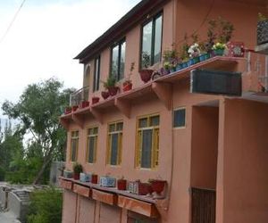 High Cliff Guest House Khaplu Skardu Pakistan