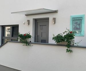 Ferienwohnungen zum Briefmarkenhaus Moerbisch am See Austria