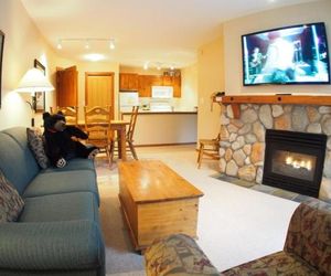 Fireside Lodge #302 By Bear Country Sun Peaks Canada