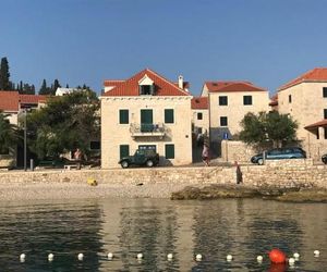 Apartments by the sea Sutivan (Brac) - 17796 Sutivan Croatia