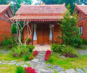 OYO 1558 Villa Mak Cik Kejayan Indonesia