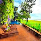Фото отеля The Lake Forest Hotel