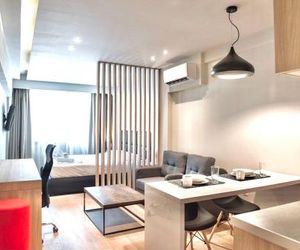 QR #Aura - Modern & Stylish City Centre Studios Thessaloniki Greece