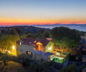 Holiday house with a swimming pool Skrip (Brac) - 17350 Postira Croatia