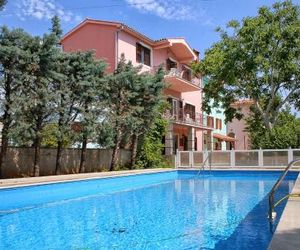 Family friendly apartments with a swimming pool Krnica (Marcana) - 3029 Krnica Croatia